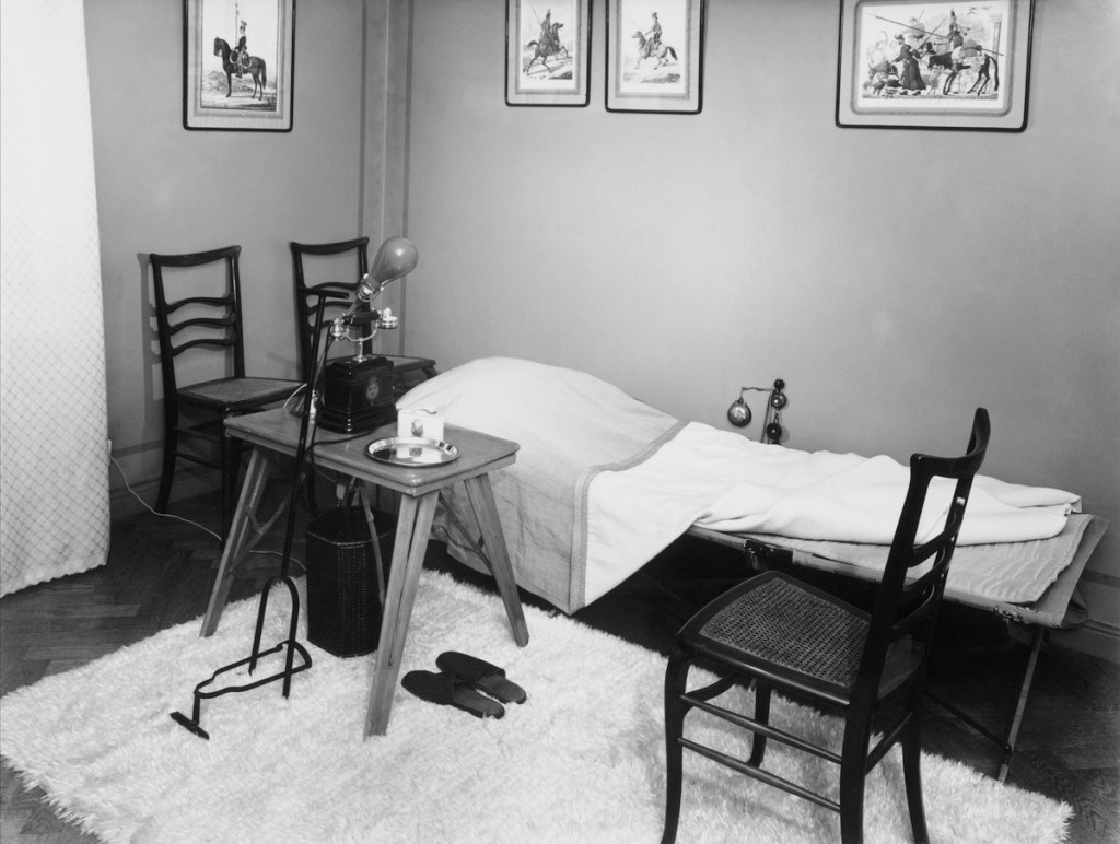 Mannerheim-museon marsalkan makuuhuone Helsingissä vuonna 1951.